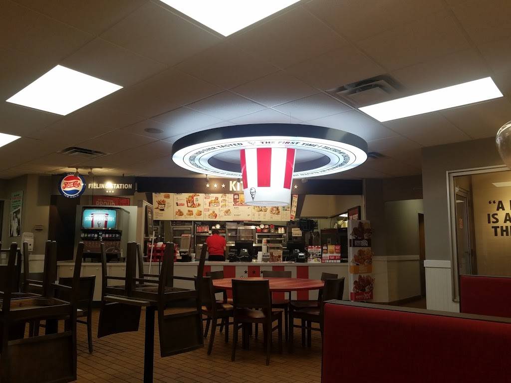 KFC | restaurant | 43 Walters Place, House Springs, MO 63051, USA | 6366710573 OR +1 636-671-0573
