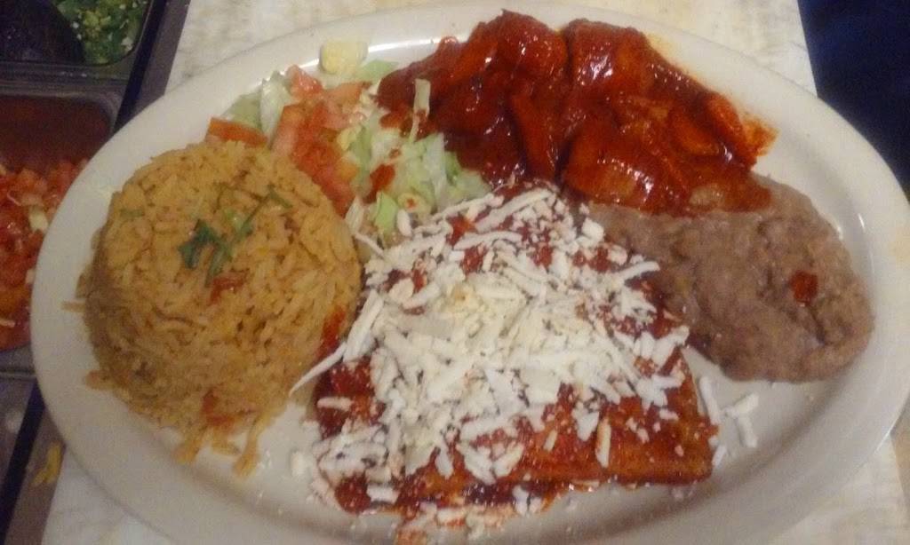 El Puesto Mexican Restaurant | restaurant | 1504 Castroville Rd, San Antonio, TX 78237, USA | 2104331901 OR +1 210-433-1901