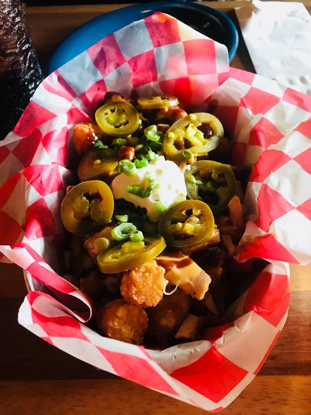 Waylons Feed and Firewater | restaurant | 3939 Shelbyville Rd, Louisville, KY 40207, USA | 5028735580 OR +1 502-873-5580