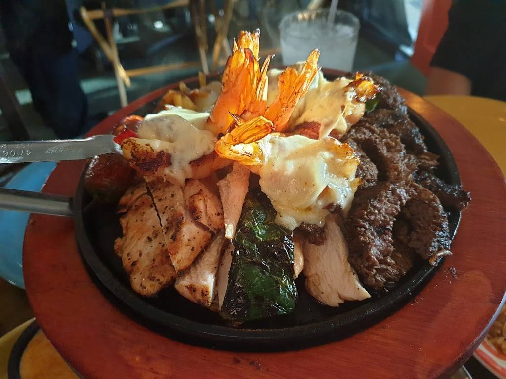 Lupe Tortilla | restaurant | 19437 I-45, Shenandoah, TX 77385, USA | 2812985274 OR +1 281-298-5274