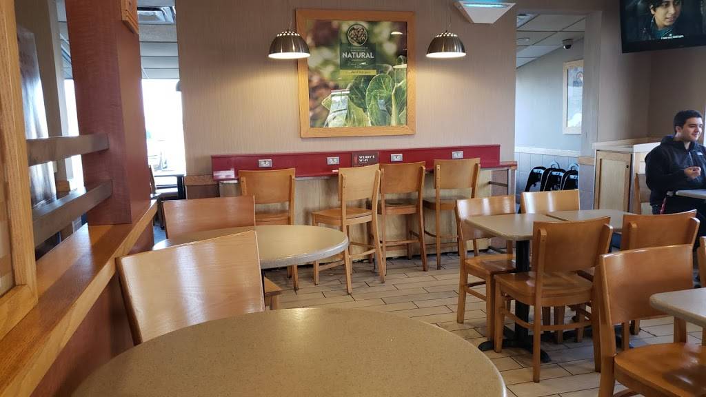 Wendys | restaurant | 901 W North Ave, Melrose Park, IL 60160, USA | 7083450113 OR +1 708-345-0113