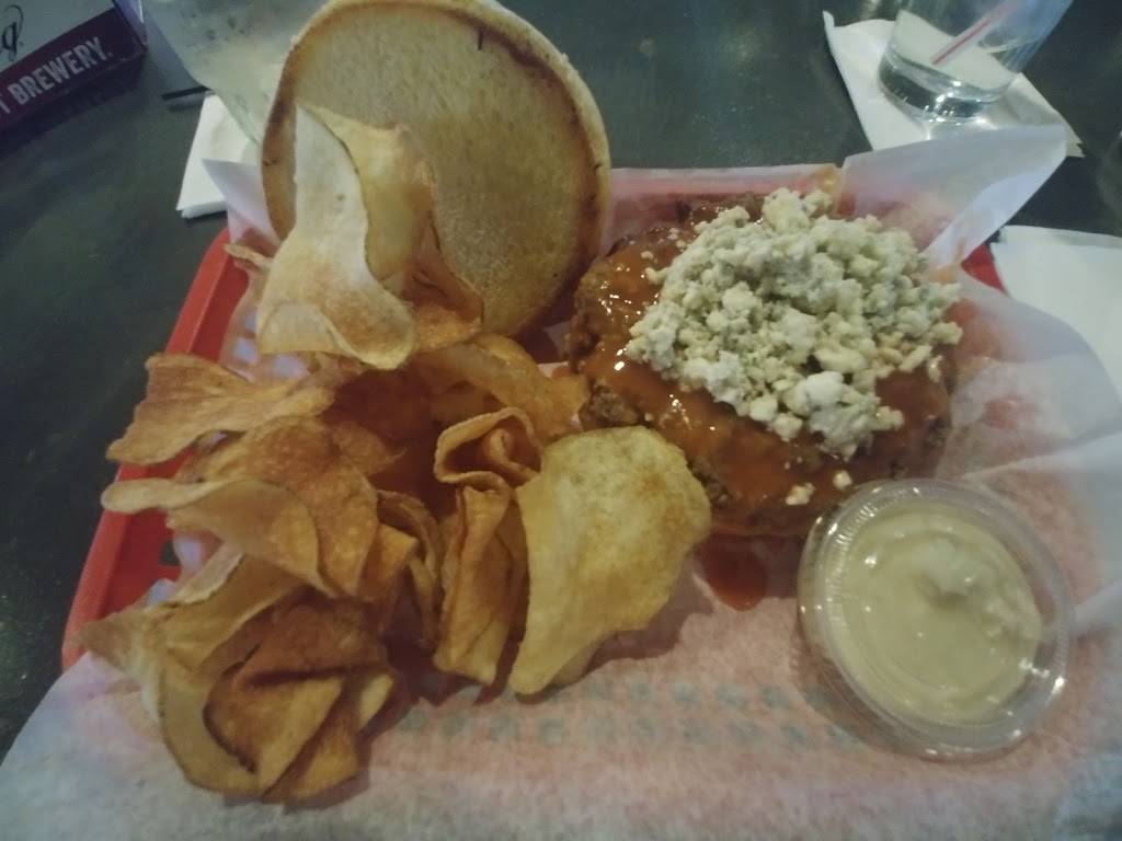 Eddys Sports Pub | restaurant | 9105 E 56th St, Indianapolis, IN 46216, USA | 3175246330 OR +1 317-524-6330