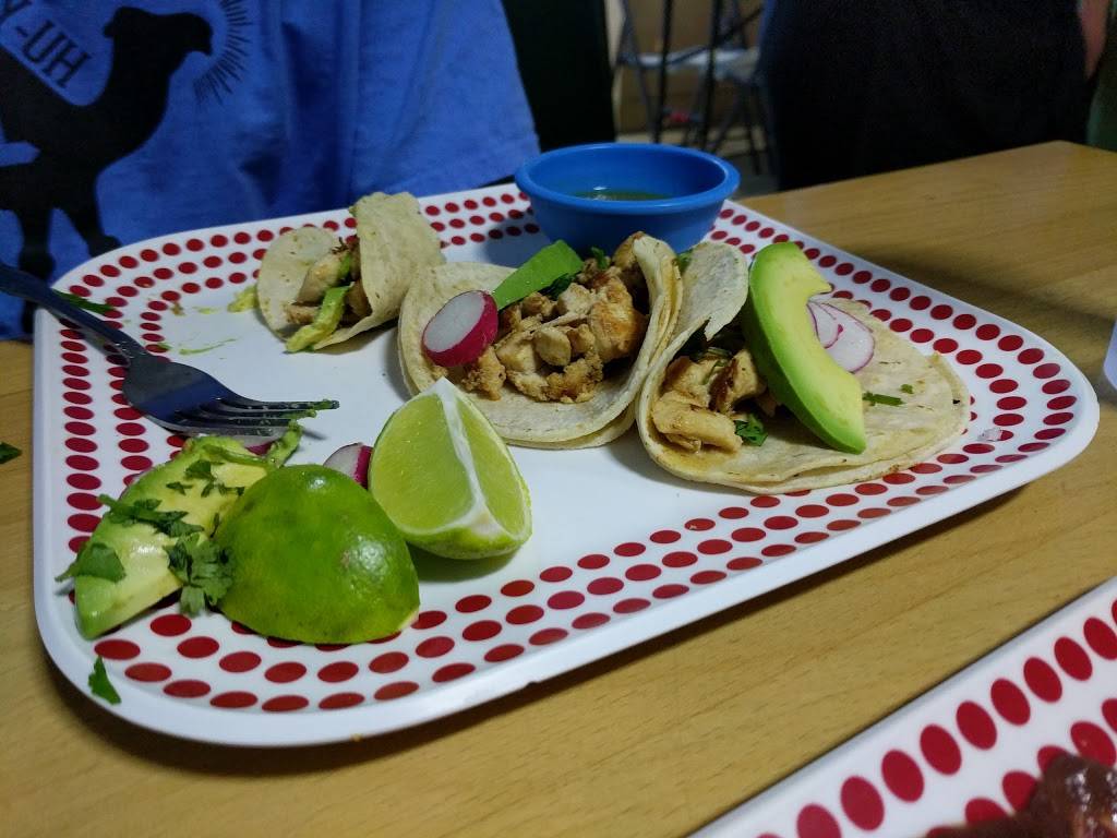 Pupuseria y Tienda Latina El Milagro | restaurant | 620 Hawkins St, Harrisonburg, VA 22801, USA | 5404333340 OR +1 540-433-3340