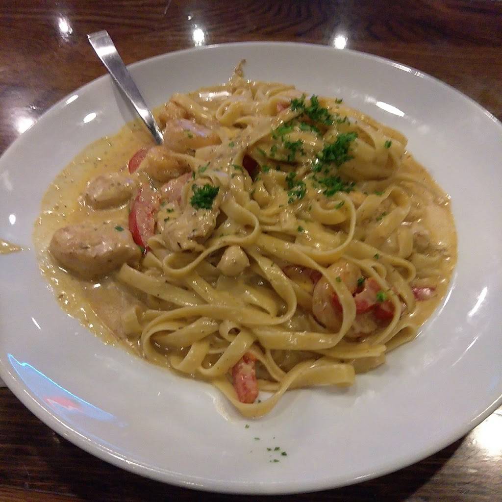 TGI Fridays | restaurant | 401 N Harlem Ave, Oak Park, IL 60301, USA | 7084458249 OR +1 708-445-8249