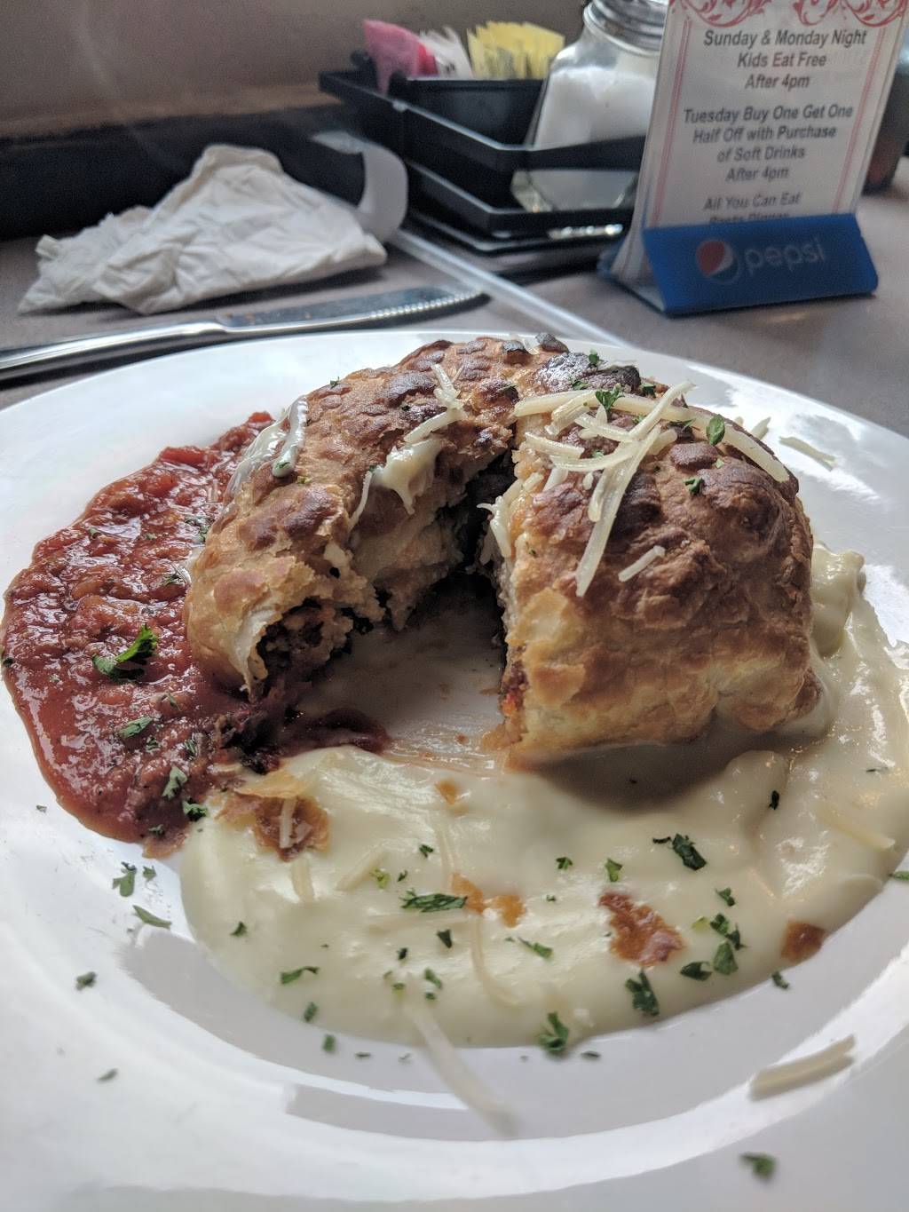 Strings Italian Cafe | restaurant | 1971 W Caldwell Ave, Visalia, CA 93277, USA | 5597397113 OR +1 559-739-7113