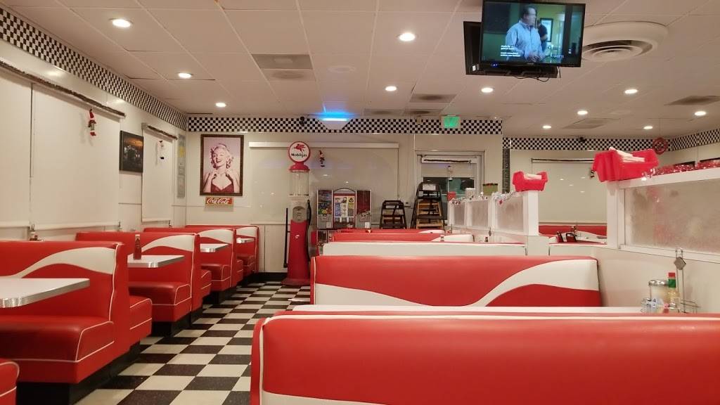 Jennys Family Restaurant | restaurant | 1675 N Perris Blvd # B, Perris, CA 92571, USA | 9516572945 OR +1 951-657-2945