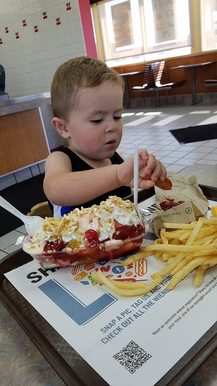 Wienerschnitzel | restaurant | 3513 W Florida Ave, Hemet, CA 92545, USA | 9517659919 OR +1 951-765-9919