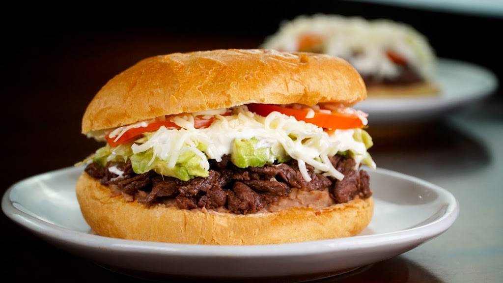 El Burrito Loco | restaurant | 2430 Auburn St, Rockford, IL 61103, USA | 8159652410 OR +1 815-965-2410