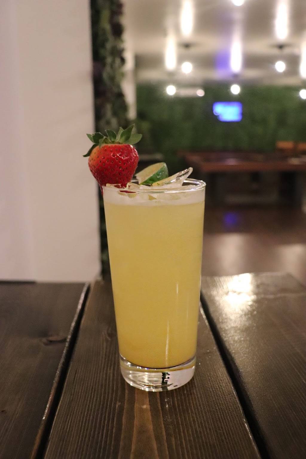 Berry & White Billiards (The Jungle) | restaurant | 96 N 5th St, Brooklyn, NY 11249, USA | 3478896221 OR +1 347-889-6221