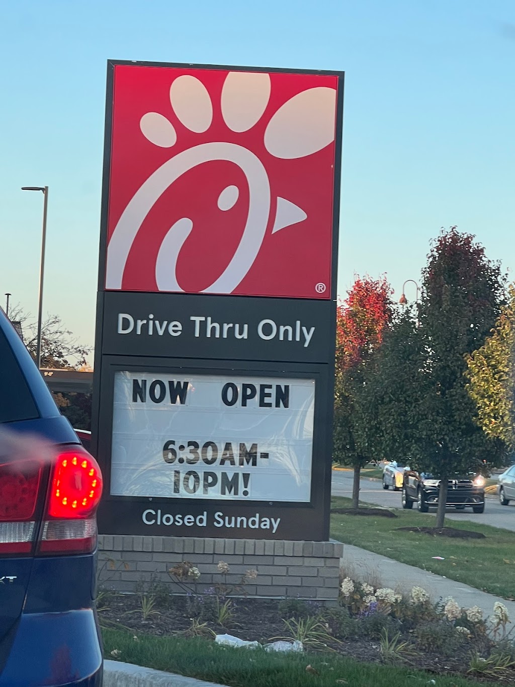 Chick-fil-A | restaurant | 5201 N Port Washington Rd, Glendale, WI 53217, USA | 4143101344 OR +1 414-310-1344