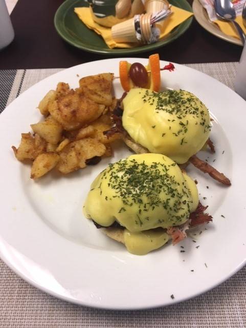 Harbour Cafe | restaurant | 33 Pinnacle St, Belleville, ON K8N 3A1, Canada | 6139668800 OR +1 613-966-8800