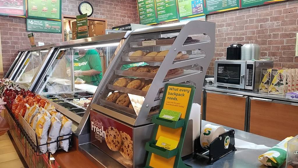 Subway | meal takeaway | 115 W Sinton St, Sinton, TX 78387, USA | 3613643900 OR +1 361-364-3900