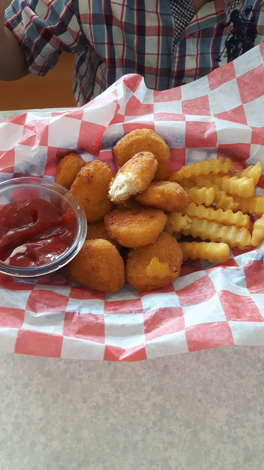 Moes Pizza | restaurant | 109 W US-80, White Oak, TX 75693, USA | 9032973000 OR +1 903-297-3000