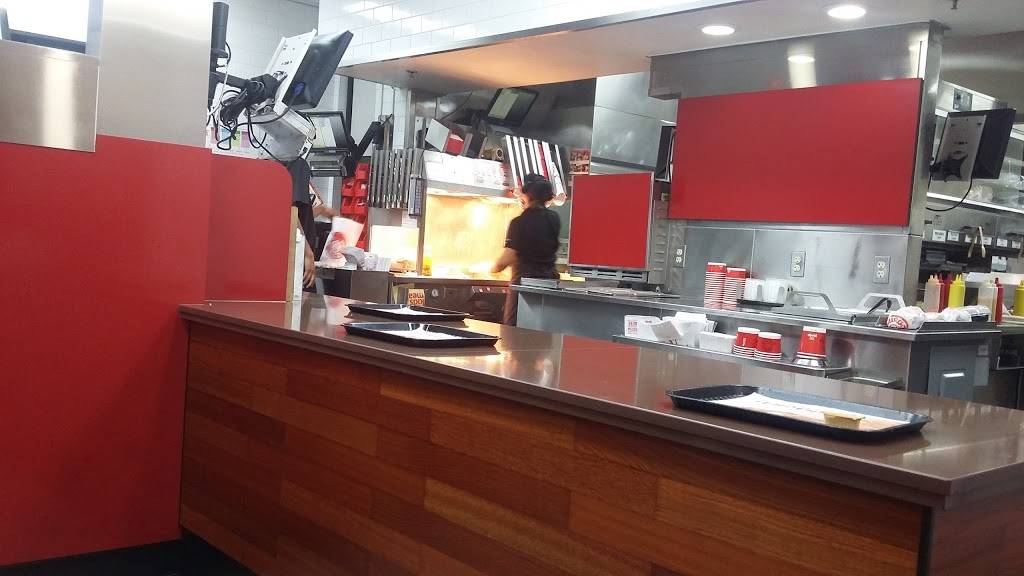 Wendys | restaurant | 3565 Central Ave, Riverside, CA 92506, USA | 9513287951 OR +1 951-328-7951