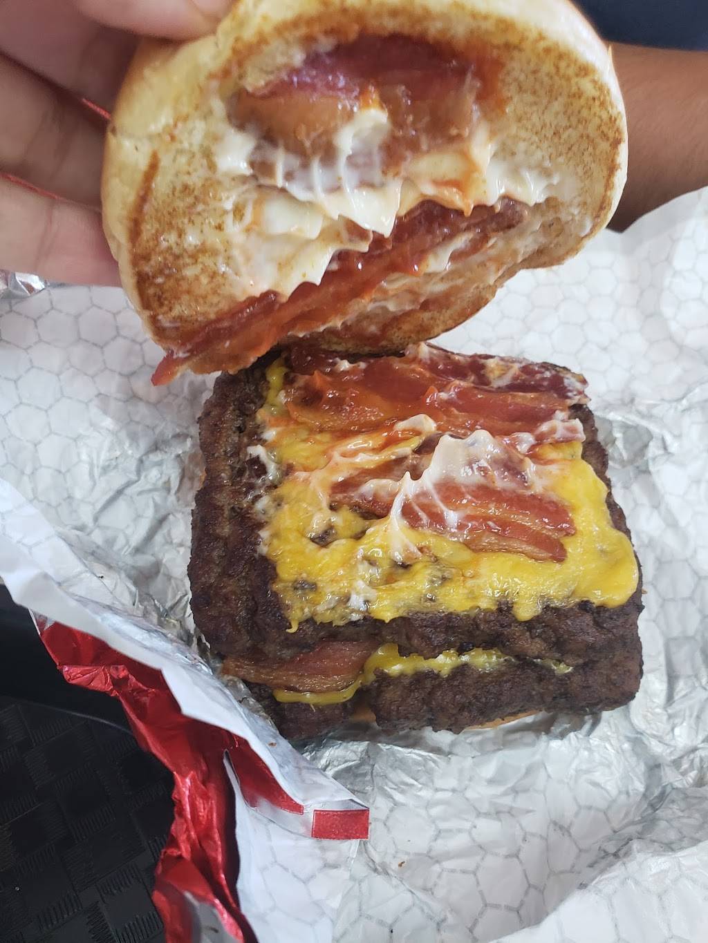 Wendys | restaurant | 3025 W Peoria Ave, Phoenix, AZ 85029, USA | 6029436306 OR +1 602-943-6306