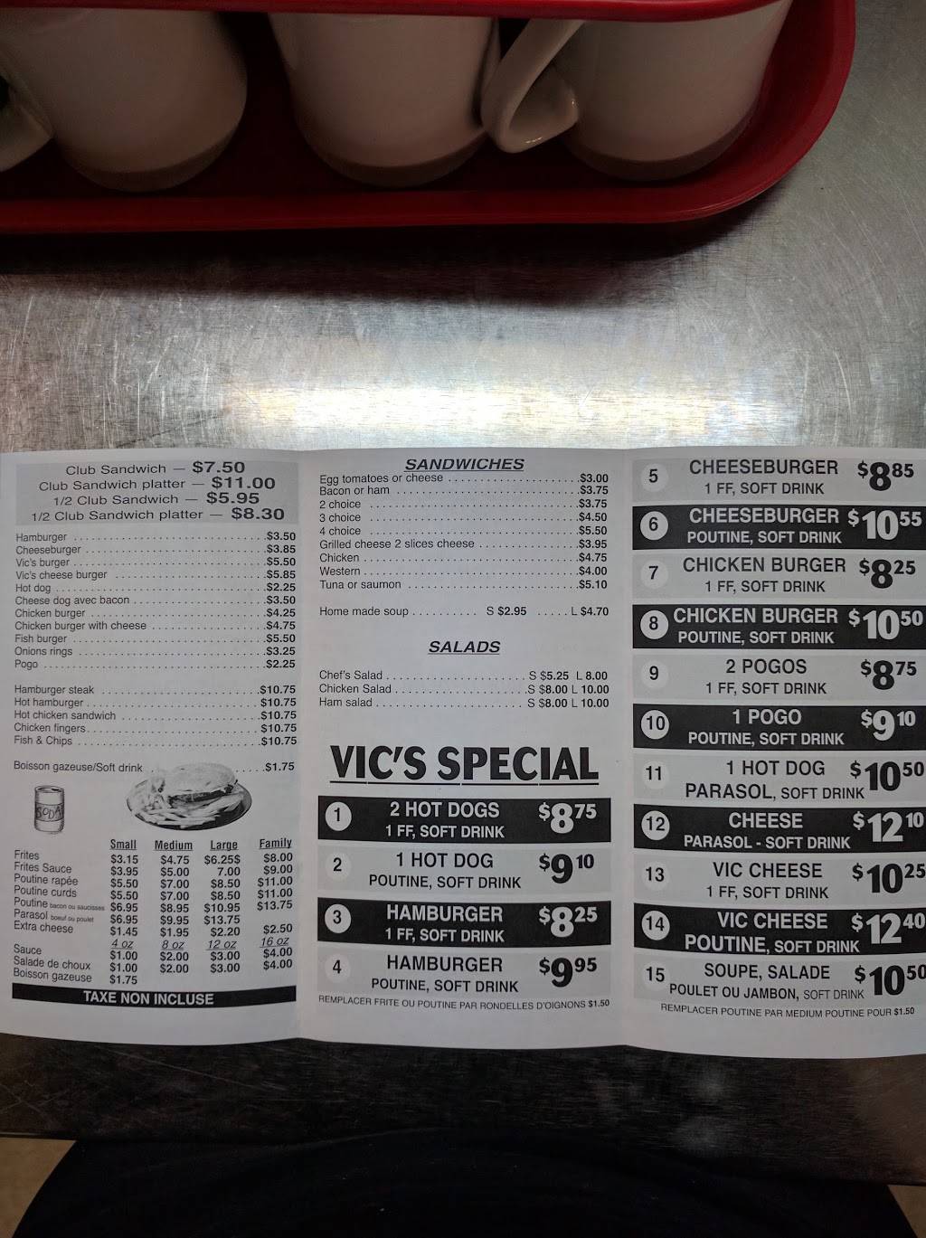Restaurant Vics | restaurant | 373 Bertha St, Hawkesbury, ON K6A 2A7, Canada | 6136323206 OR +1 613-632-3206
