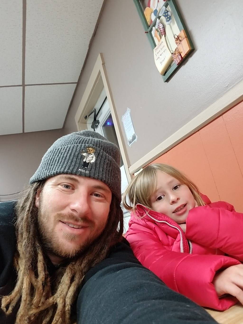 Hometown Pizza & Grill | restaurant | 343-363 Main St, Corinth, ME 04427, USA | 2072853400 OR +1 207-285-3400