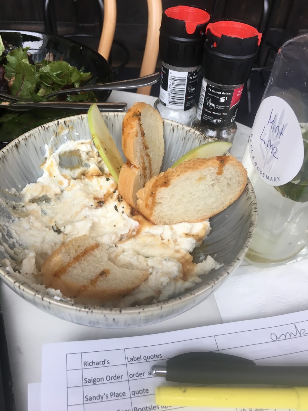 Real & Rosemary Tuscaloosa | restaurant | 2128 University Blvd, Tuscaloosa, AL 35401, USA | 2058612328 OR +1 205-861-2328