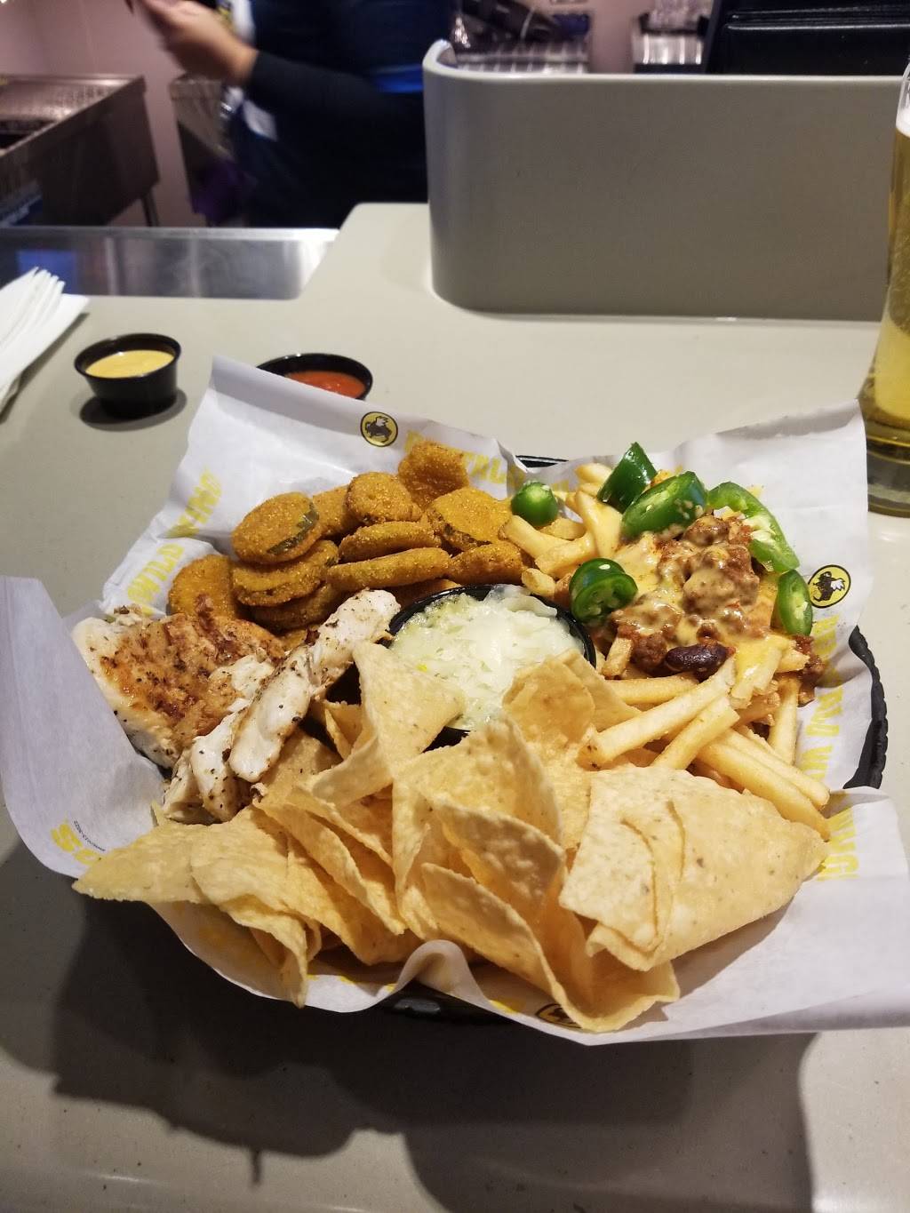 Buffalo Wild Wings | restaurant | 249 Marketplace Boulevard, Selinsgrove, PA 17870, USA | 5707431402 OR +1 570-743-1402