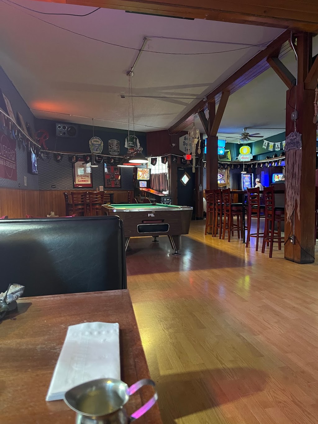 Over Easy Bar and Breakfast | restaurant | 6801 N Columbia Way, Portland, OR 97203, USA | 5032862484 OR +1 503-286-2484