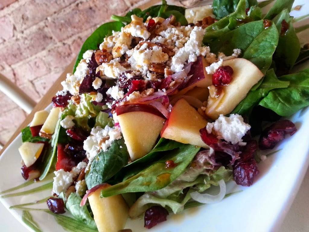 The Green Vine | cafe | 102 4th Ave, Baraboo, WI 53913, USA | 6083561893 OR +1 608-356-1893