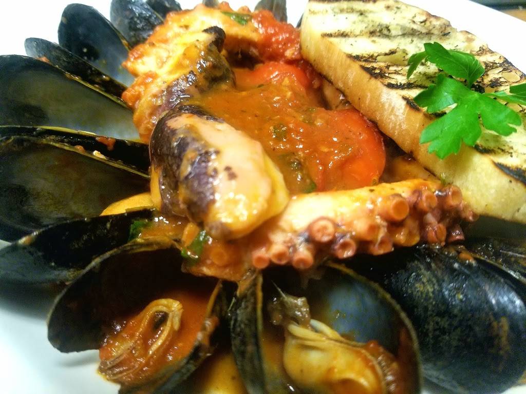 Gianni Figs Ristorante | restaurant | 6 Elm St, South Deerfield, MA 01373, USA | 4133505940 OR +1 413-350-5940