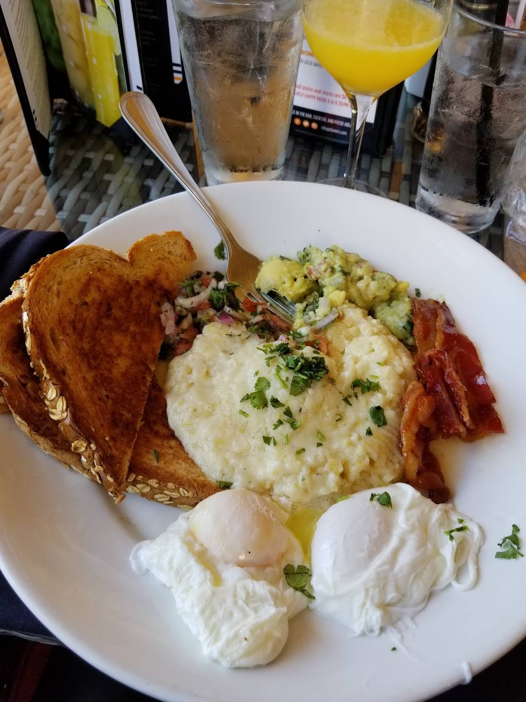 Village Tavern | restaurant | 1880 N Congress Ave #170, Boynton Beach, FL 33426, USA | 5618530280 OR +1 561-853-0280