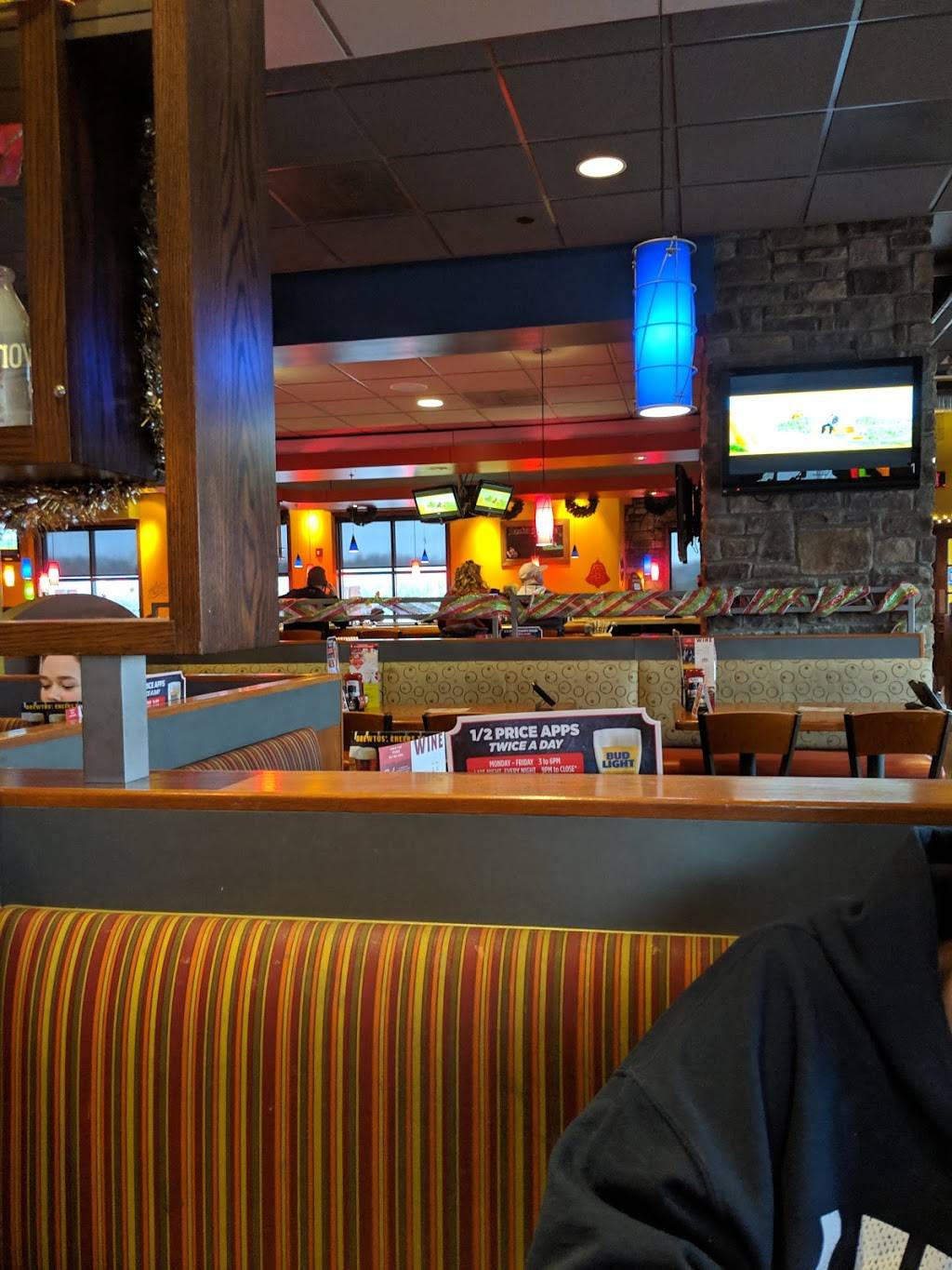 Applebees Grill + Bar | restaurant | 45 Riverton Commons Plaza, Front Royal, VA 22630, USA | 5406354302 OR +1 540-635-4302