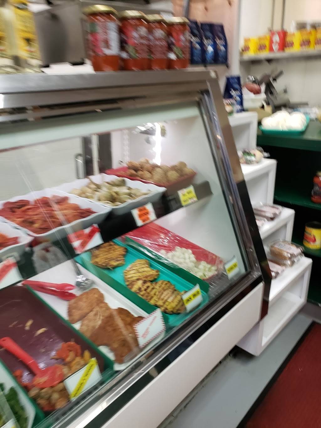 Fratelli Market | restaurant | 17 Cedar Heights Rd, Stamford, CT 06905, USA | 2033221632 OR +1 203-322-1632