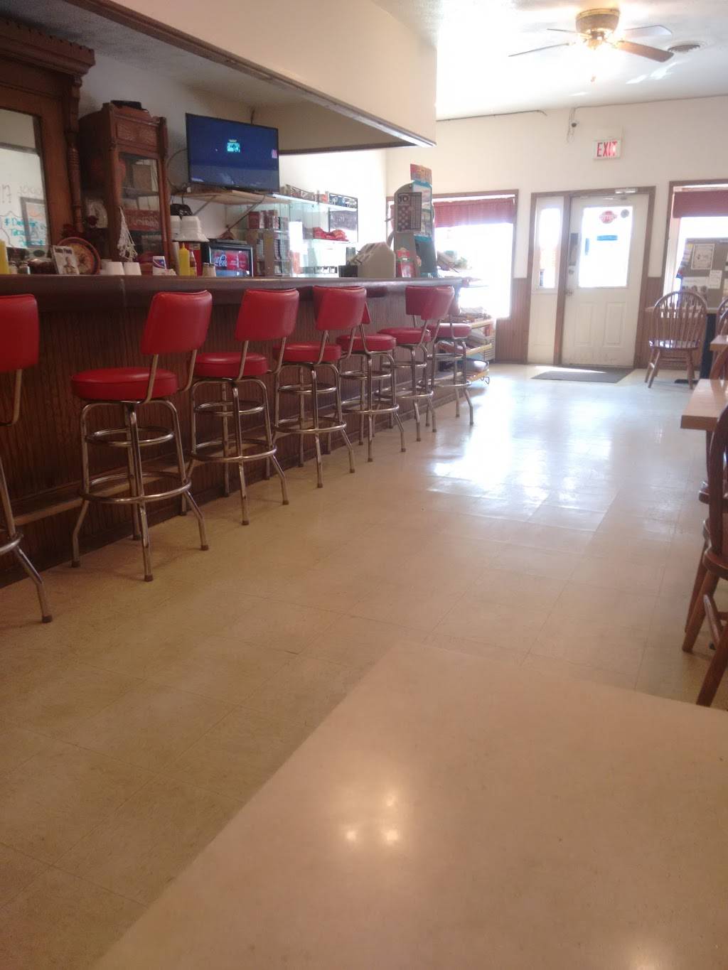 Hickory Cafe | restaurant | 102 Washington St, New Richmond, IN 47967, USA | 7653397700 OR +1 765-339-7700