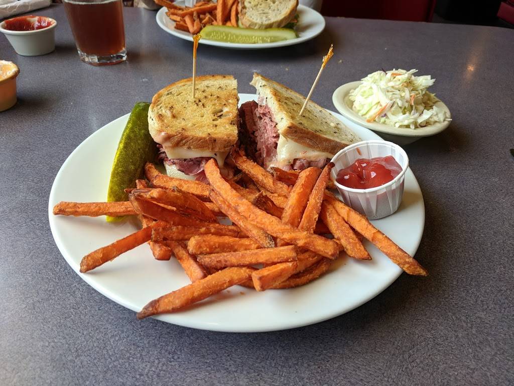 Victors Deli American Diner & Bar | restaurant | 1425 NASA Road 1, Houston, TX 77058, USA | 2812808080 OR +1 281-280-8080