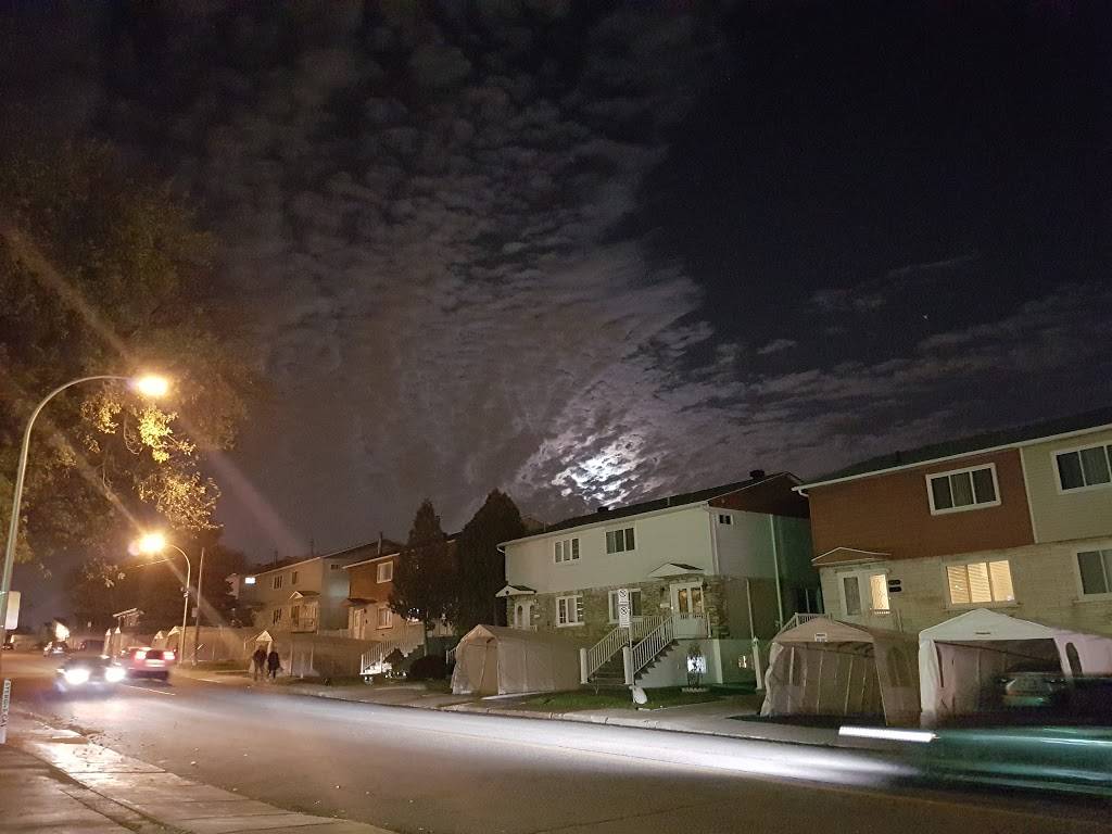 Supermarché Hawaii | restaurant | 4609 Chemin du Souvenir, Laval, QC H7W 1C5, Canada | 4506871999 OR +1 450-687-1999