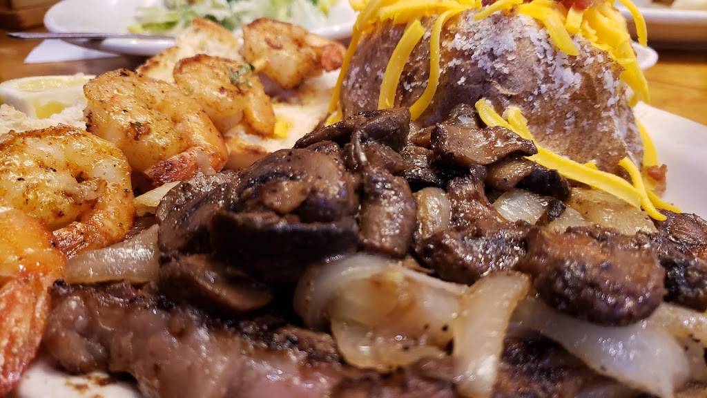 Texas Roadhouse | restaurant | 14200 E Iliff Ave, Aurora, CO 80014, USA | 3037453838 OR +1 303-745-3838