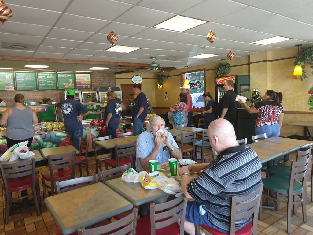 Subway Restaurants | restaurant | 611 W Noble Ave, Williston, FL 32696, USA | 3525285519 OR +1 352-528-5519