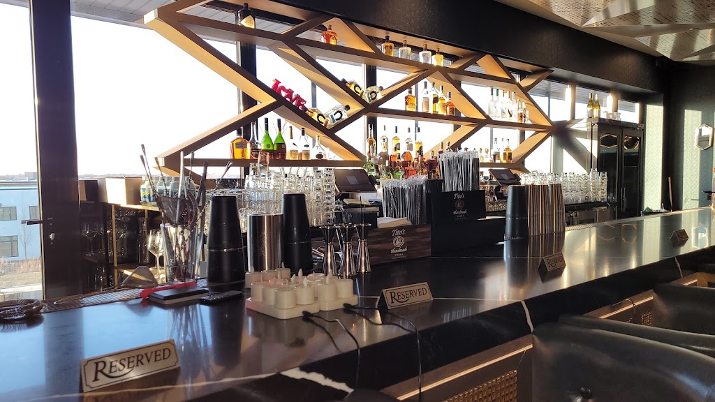 Compass Arena | restaurant | 625 Joliet Rd, Willowbrook, IL 60527, USA | 6305239933 OR +1 630-523-9933