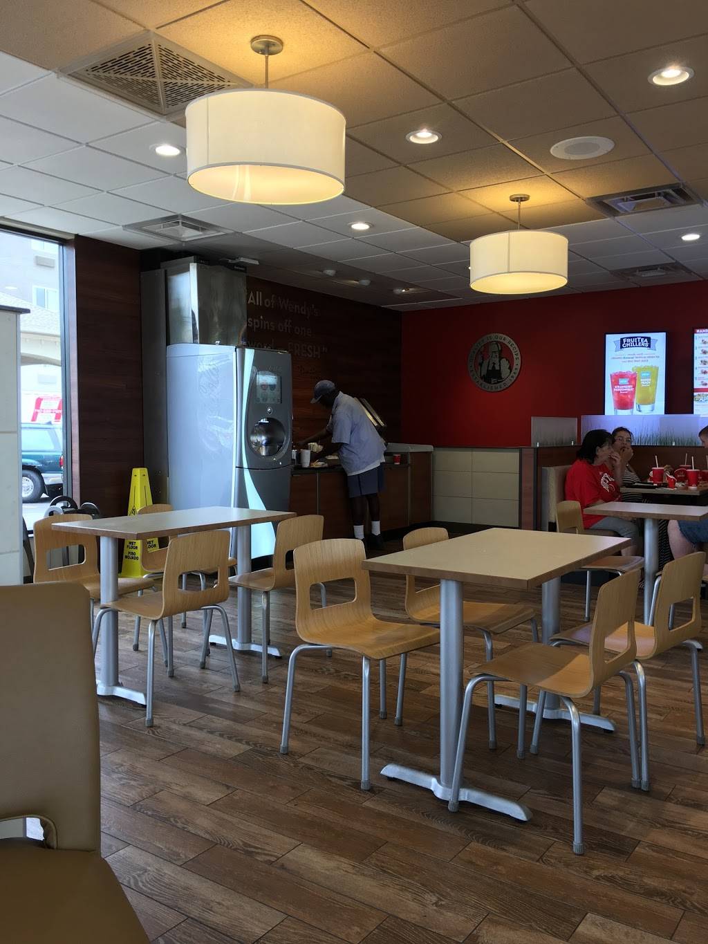 Wendys | restaurant | 685 E Hudson St, Columbus, OH 43211, USA | 6142616211 OR +1 614-261-6211