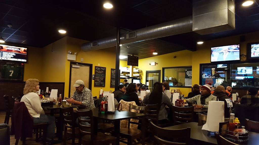 Underdog Sports Bar and Grill | restaurant | 3100 Paxton St, Harrisburg, PA 17111, USA | 7175645150 OR +1 717-564-5150