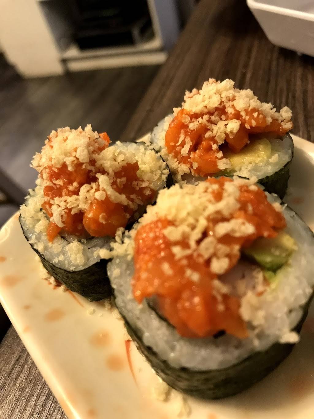 Sushi Rock | meal delivery | 2359 Yonge St, Toronto, ON M4P 2C8, Canada | 4164833888 OR +1 416-483-3888