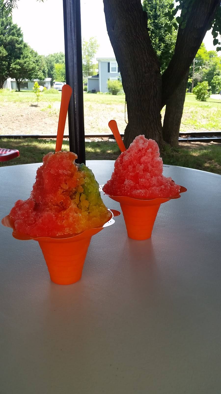 Frosties Rail Stop | restaurant | 301 W Main St, Louisa, VA 23093, USA | 5404183732 OR +1 540-418-3732