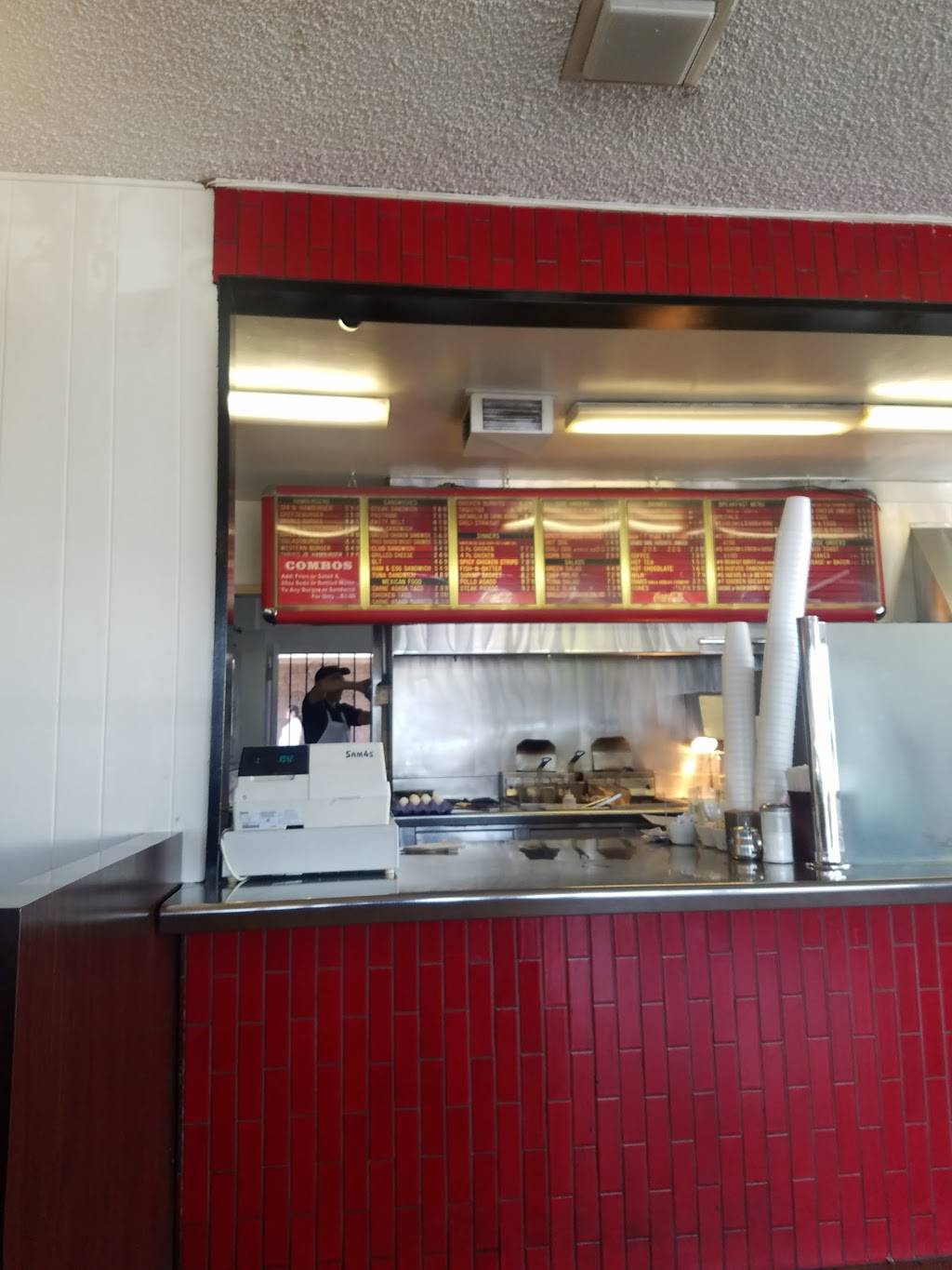 Chriss Hamburgers | restaurant | 7701 Atlantic Ave, Cudahy, CA 90201, USA | 3235624125 OR +1 323-562-4125