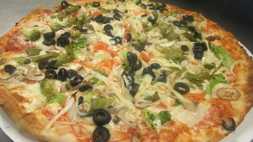 Beverly House of Pizza | restaurant | 24 Cabot St, Beverly, MA 01915, USA | 9789228400 OR +1 978-922-8400