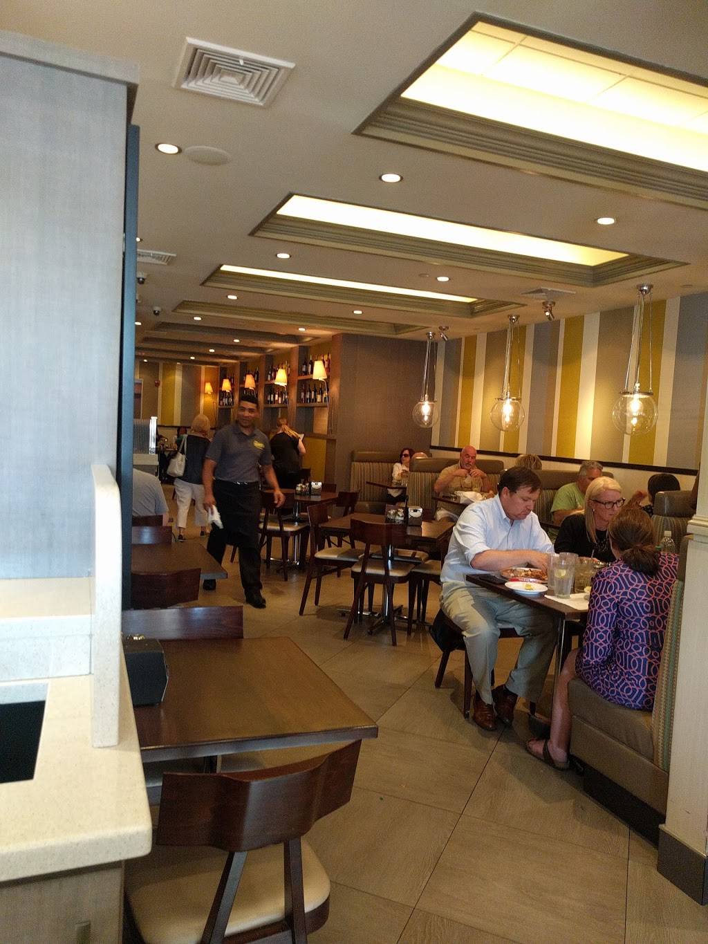 Ginos Pizzeria & Italian Restaurant | restaurant | 187 N Long Beach Rd A, Rockville Centre, NY 11570, USA | 5167664200 OR +1 516-766-4200