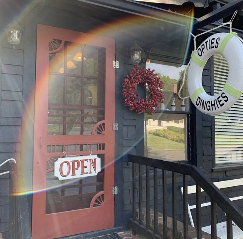 Opties and Dinghies | restaurant | 1010 Village Ln, Orient, NY 11957, USA | 9178221230 OR +1 917-822-1230