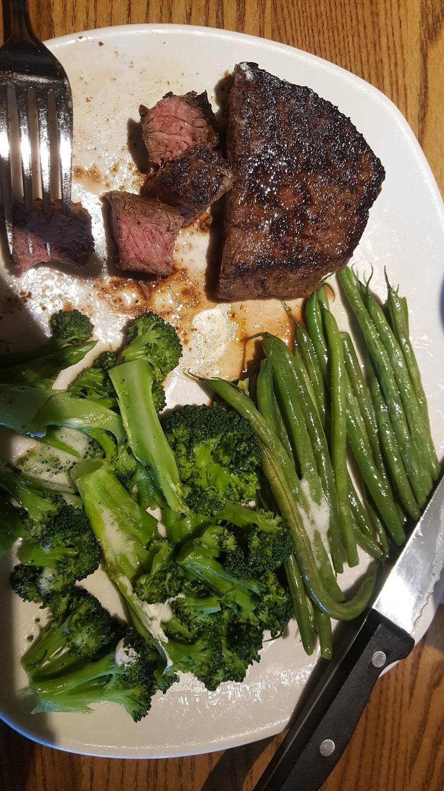 Outback Steakhouse | restaurant | 100 N Pointe Blvd, Lancaster, PA 17601, USA | 7175694500 OR +1 717-569-4500