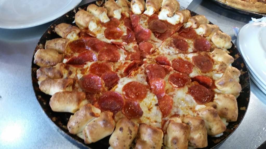 Pizza Hut | meal takeaway | 1015 Martha Berry Blvd NE, Rome, GA 30165, USA | 7062354746 OR +1 706-235-4746