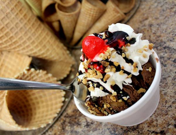 Ures Country Kitchen & Variety | restaurant | 6000 County Road West 20, Harrow, ON N0R 1G0, Canada | 5197367555 OR +1 519-736-7555