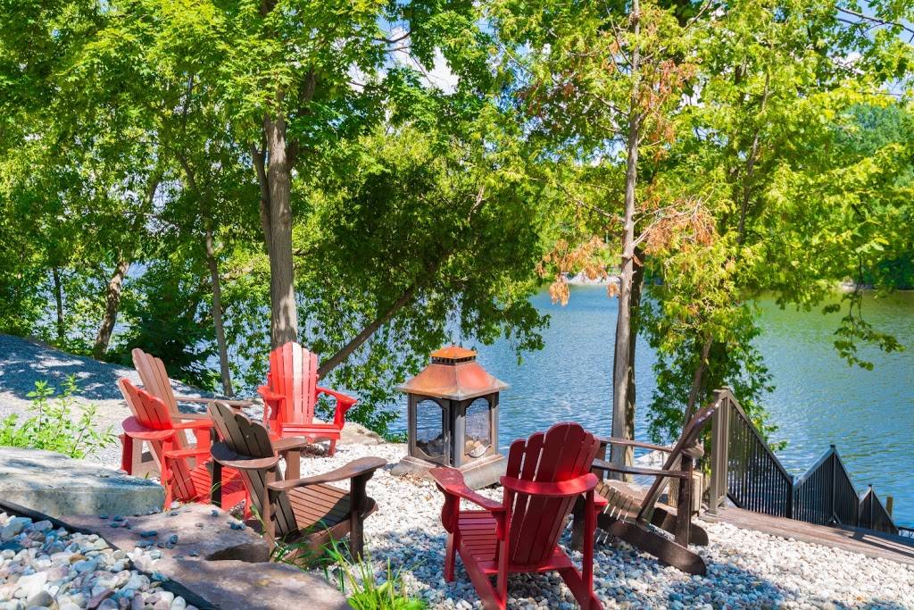 River Lounge | restaurant | 2259 Prince of Wales Dr, Nepean, ON K2E 6Z8, Canada | 6132883501 OR +1 613-288-3501