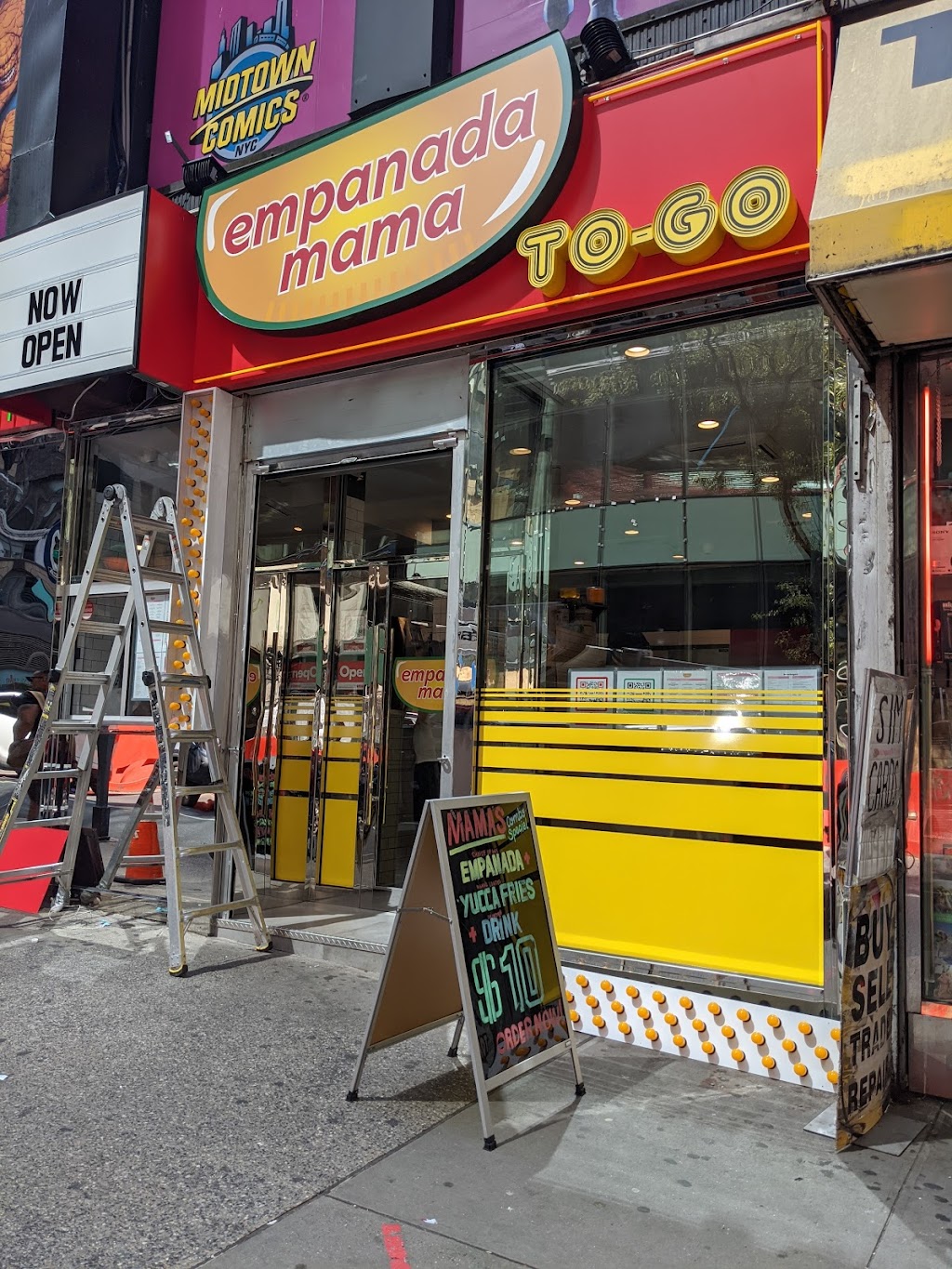 Empanada Mama - Times Square | restaurant | 200 W 40th St, New York, NY 10018, USA | 6469709895 OR +1 646-970-9895
