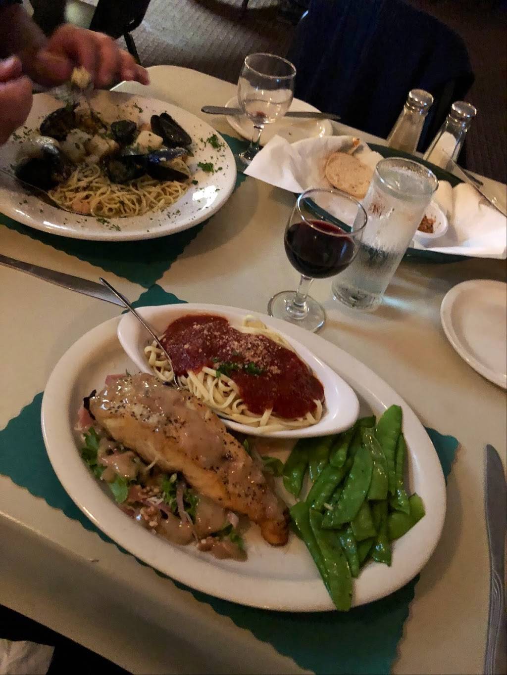 Roccos | restaurant | 44 Orchard St, Fredonia, NY 14063, USA | 7166790044 OR +1 716-679-0044