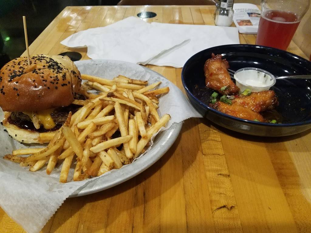 The Peddler | restaurant | 835 3rd Ave, Huntington, WV 25701, USA | 3046910415 OR +1 304-691-0415